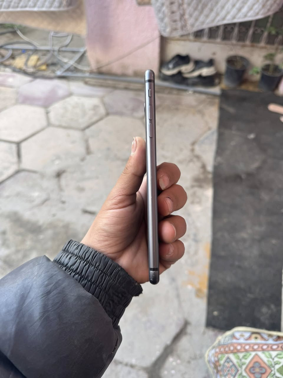 سلام عليكم ايفون 8 بلس مكفول مامفتوح ولا مستبدل فحصه وين متريد بطاريه 74 بلادي ميصرف ابد ذاكره 256 العملاقه بصمه كلشي شغال كلشي مابي بس الشاشه مفطوره وهيه وتبديله ب20 مكان حله مركز السعر 120 وبي مجال للشراي للاستفسار رقم وخاص ***********
