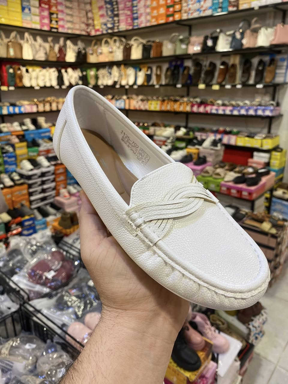 جديد بضاعة العيد 
فلات نسائي 
طبي وخفيف ومريح باالبس 
كوالتي عالي 💯💯
قطعة اتخبل اربع الوان
قياسات ٤١/٤٠/٣٩/٣٨/٣٧

⭕ العنوان موصل حي المهندسين مول قوارير
      الطابق الثاني 

⭕يوجد توصيل داخل الموصل 

⭕هاتف ***********

⭕هاتف ***********
