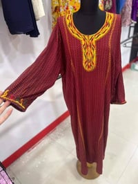 اخواني واصدقائي الاعزاء وصول دشداشه نسائي باله سعر الباله 50,000 البال...