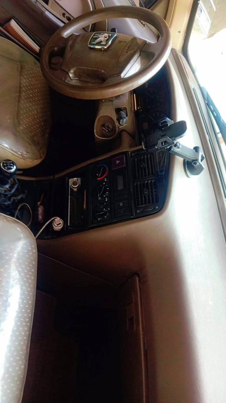 سلام عليكم مكلف بل نشر بيجو أكد للبيع 2015 بيها تبخير السعر 35 وبيها مجال العنوان بغداد فلكة سلمان باك باقي التفاصيل الاتصال على الرقم ***********
