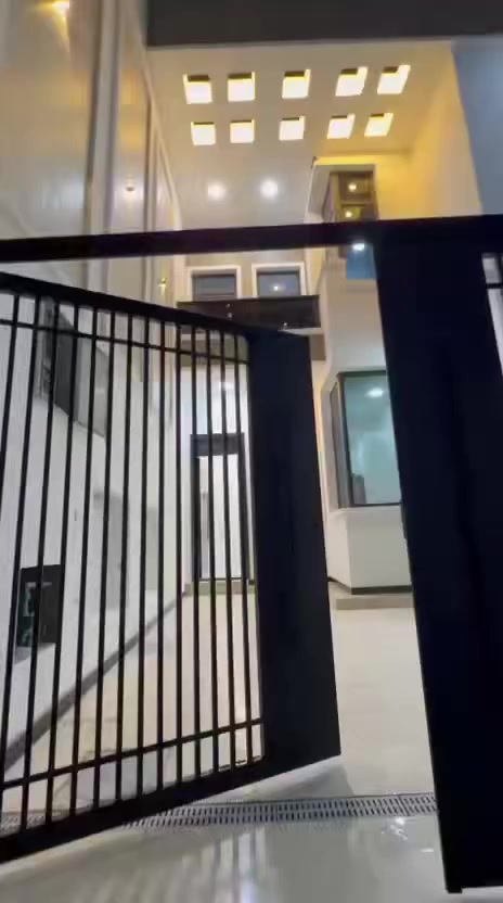 #اعلان رقم 504

🏠دارسكن للبيع 🏠
__
⭕العنوان: حي الفرات
  ⭕قرب شارع الصب عل شارع جامع الرسول 
⭕موقع مميز _
____
🌿طابو صرف
🌿بناء جديد
🌿طابقين
🌿كونكريت مسلح
🌿عل شارع 15متر
🌿غير مسكون 

♦️المساحة :202م² 
♦️الواجهة  : 9متر
-—————
                     
تفاصيل الدار 🏠
___
🌿غرف نوم عدد 4💯
🌿صالة عداد2
🌿مطبخ (حار+بارد)
🌿استقبال 
🌿مجمع صحي 
🌿حديقه داخليه +شلال

    
   #مكتب_صناع_المال_للعقار 

عنوان المكتب 
الفرات شارع الصب قرب التسفيرات 
للاستفسار مراجعة المكتب اوتصال على الارقام 
***********
***********
