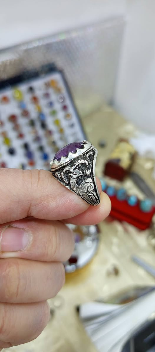 جمشت افريقي صياغة الغزال فضه عيار 925 قطعه كلش جميله و وراقيه للاستفسار التواصل ع الخاص


**إذا كنت صاحب هذا الإعلان وتريد حذفه لأي سبب، رجاءا أرسل رسالة إلى الدعم الفني**