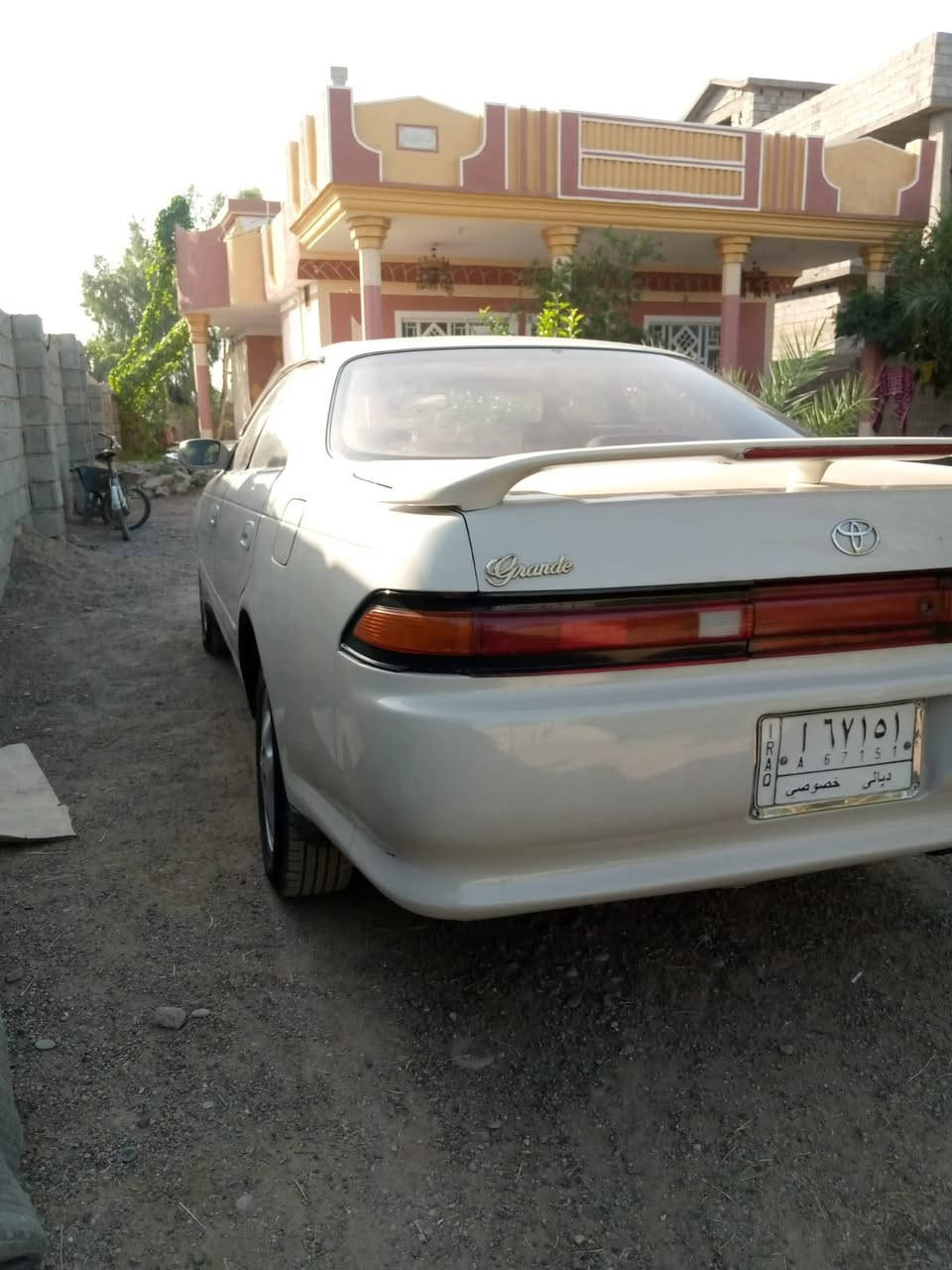 مارك نفخ ٩٢
اللون لؤلؤي
مصبوغة عام للجمالية 
كير مكينة مكفولات
تبريد تدفئة شغال 
صدر امامي خلفي جديد
سنوية مجددة لل٢٨

سيارة كاملة ماتصرف عليهة ربع 
كلشي شغال بيهة 
السعر ٦٥

للاستفسار ***********
