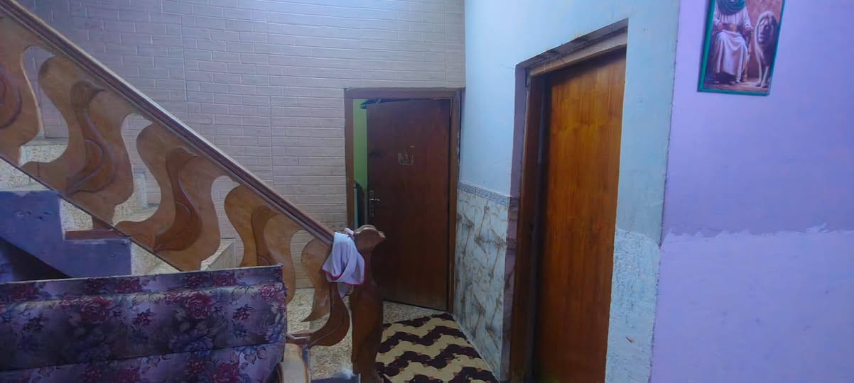 بيت للبيع في ام نعاج طابو زراعي مساحه ٢٣٠ يحتوي على طابقين الطابق الاول بي غرفتين وهول ودوانيه وحمام داخلي ومطبخ وكراج وصحيات خارجيه الطابق الثاني بي اتلث غرف و هول وصحيات للستفسار هاذ رقمي ***********
