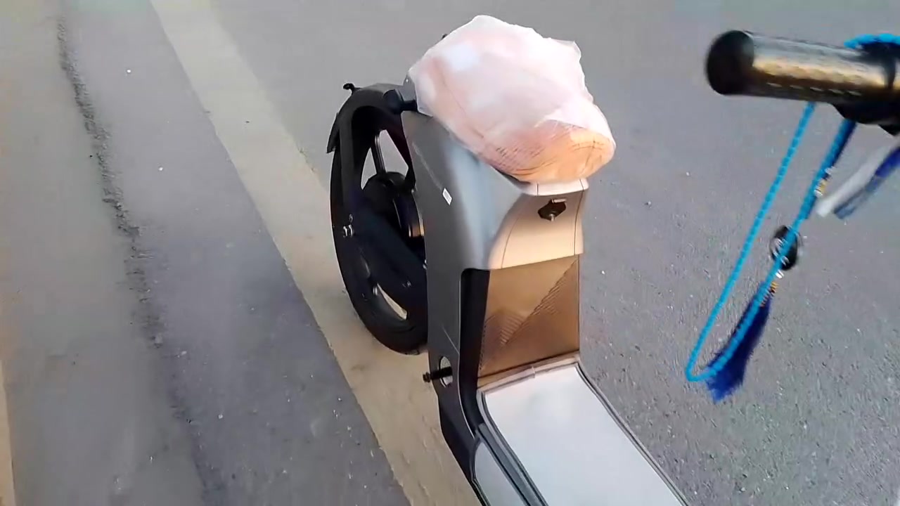 سلام عليكم عندي دراجه مميزه قطعه تخبل هوندا بطاريه ليثيوم 20 امبير 48 فولت استيراد خاص تختلف نوعيه راقية جدا سرعه40 حقيقي انسه عطل خير من الله وين ميعجبك اطلع بيهه درجه مو مثل بلسوك كله مشاكل تجاريات لون مميز سعر 625 وبي مجال حك جيتك مكان بغداد ***********
