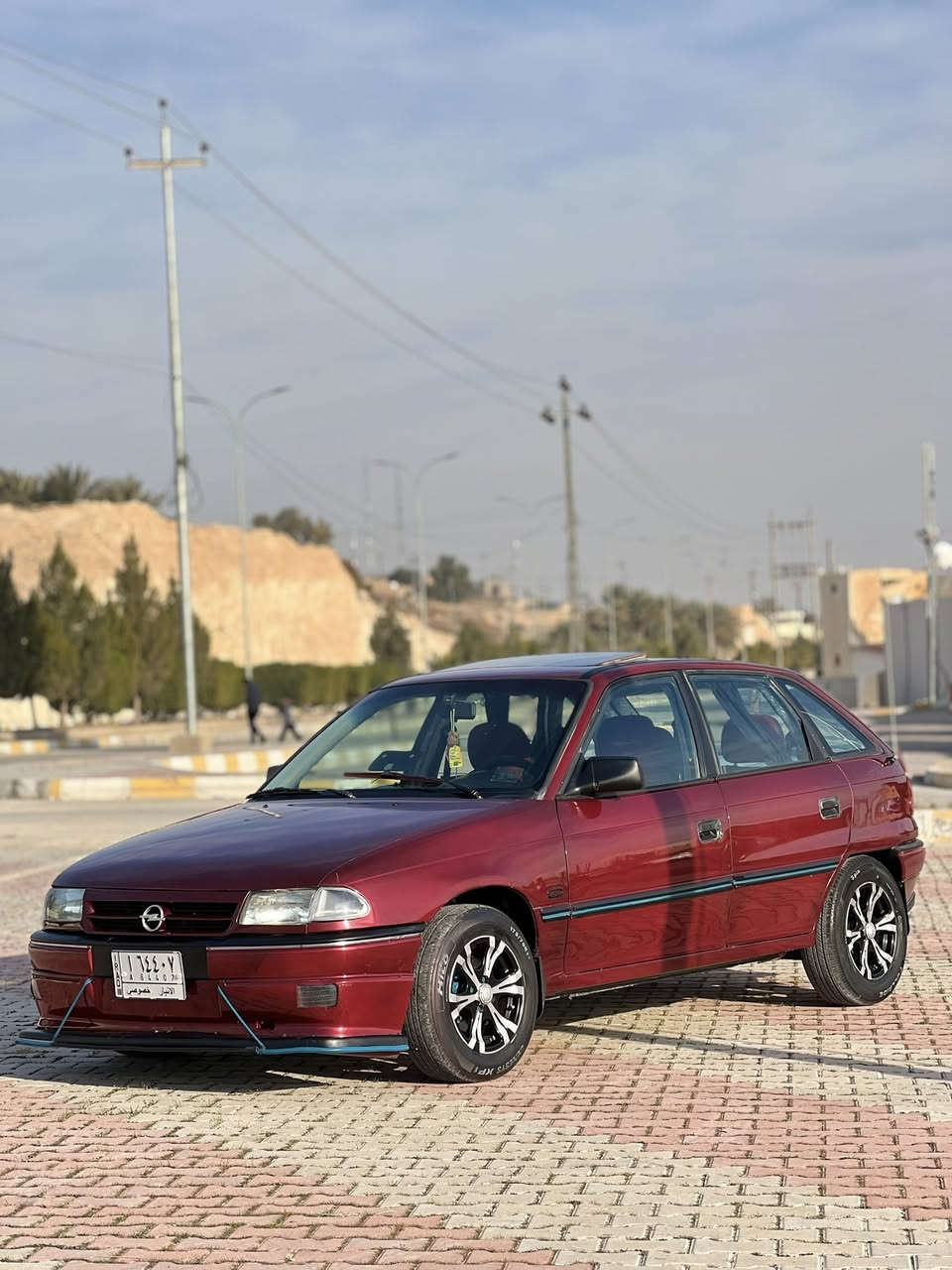 السلام عليكم
للبيع …
اوبل استرا موديل 1992 2.0 CD 
محرك 2000
گير عادي (محرك وگير مكفولة) والك الفحص…
جام امامي كهرباء خلفي عادي..
فتحة سقف..
كهربائياتها كلها شغالة..
صدر جديد درايم شفتات جدد..
ويل كب وتخم تاير جديد… 🛞
دواخل بلادية ونظيفة..
السيارة بلادية ونظيفة وكلشي بيهة شغال فقط صبغ جمالية..
السعر: 35$ بي مجال بسيط..
للاستفسار:-

‭0780 627 5887‬
احمد
او 
أحمد الراوي عالخاص..
