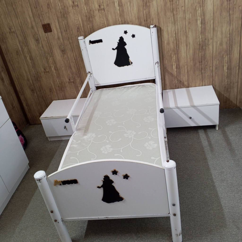 هەموی بەیەکەوە (بێد ،دۆشەک ، دوو کۆمەدی ،مێز تەوالێت) نرخی هەمووی تەنها 80هەزار بێدەکە دۆشەکی لەگەڵەو بەکارنەهاتوە دۆشەکەکە
ناونیشان سلێمانی السليمانية, العراق


**إذا كنت صاحب هذا الإعلان وتريد حذفه لأي سبب، رجاءا أرسل رسالة إلى الدعم الفني**