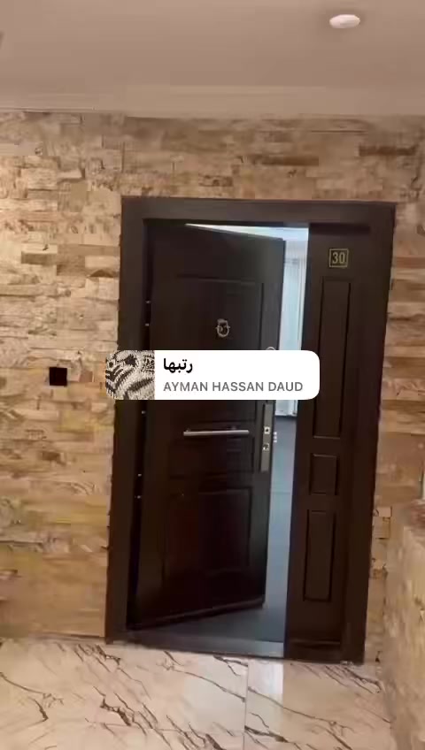 السلام عليكم من رخصت الادمن شقق ومكاتب ماثثه وغير ماثثه ليجار مصعد ٢٤ ساعه كراج سيارات الموقع الكراده سده العرصات مجاور ازياء هشتر التواصل على الرقم ***********
