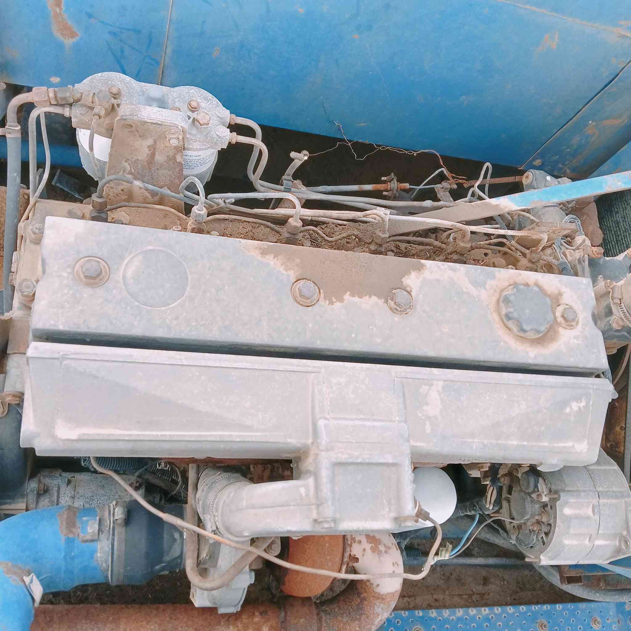 حاصده للبيع موديل 2000 محرك وبم وهدروليك جداً انضاف الحاصده شغاله حد من خلصت حصاد سعر جداً مناسب ***********
