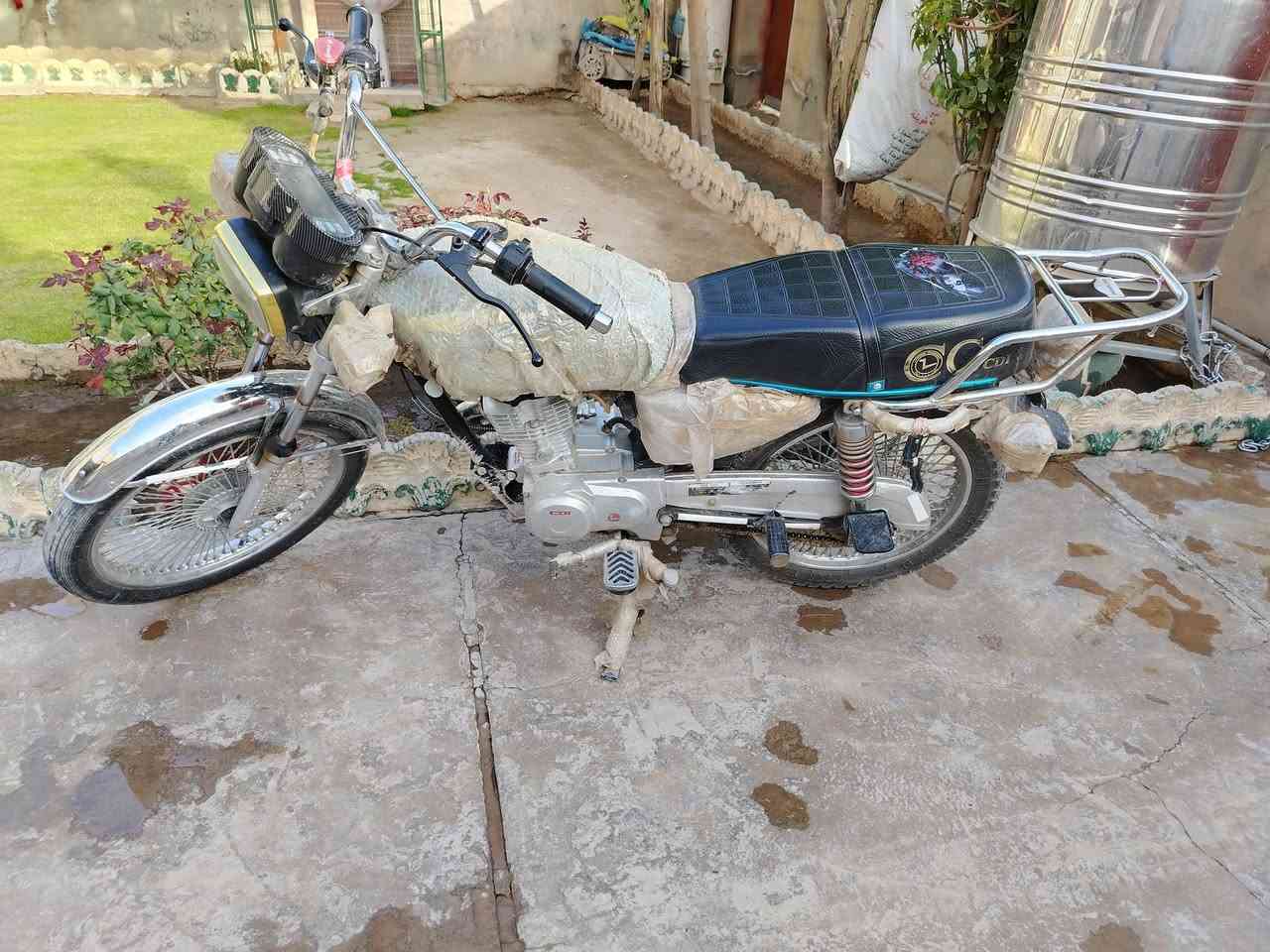 مابعد السلام دراجه 24 للبيع ٤ كير دراجه تخبل ماعيزها برغي نشاط فول محرك بلادي اشاير كهربايأت كلها شغاله دراجه مرتبه سعر ٥٣٠ بيها مجال حك جيه ***********
