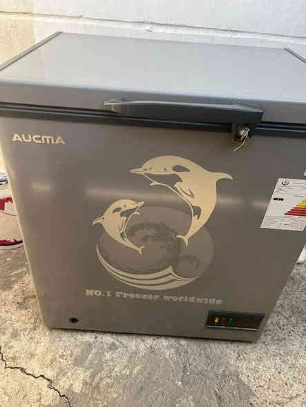 سلامو عليكم
مجمدة للبيع جديدة صالهة
شهرين مجمدة  ضافه 100 من 100
العنوان البياع  
السعر 200
بيهة مجال مستعجل عليهة
*********** وتساب
