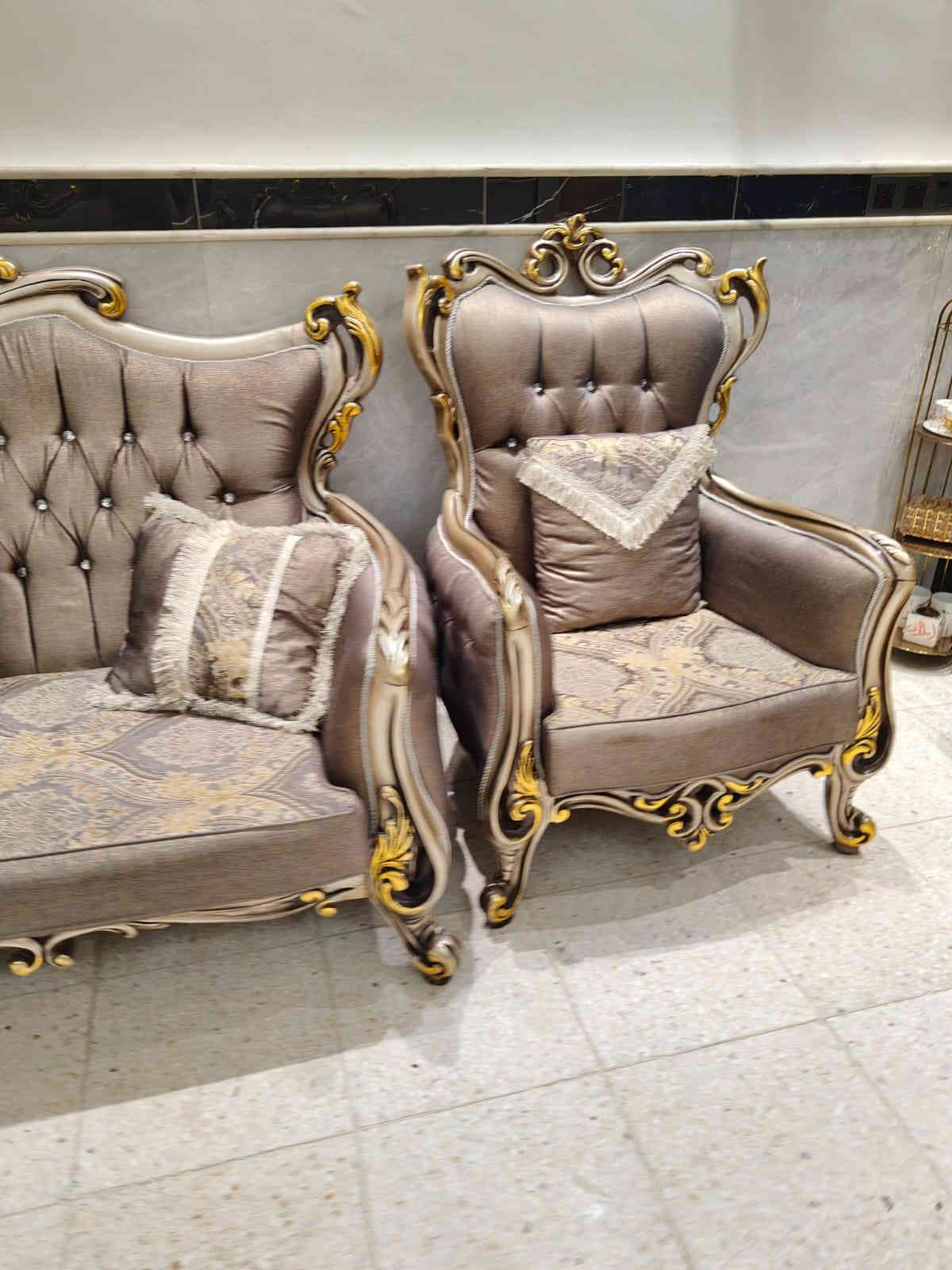 السلام عليكم لبيع 10 مقاعد نضافه 100 جديد استخدام قليل السعر مليون و400
بغداد فلكت حي النصر
***********
