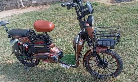 السلام عليكم موطور شحن فول مواصفات كهربات كلوو شغال بطاري اصلي ما صاروو اسبوع من امبدل رقم الهاتف *********** مكان القياره قره الجدعه
