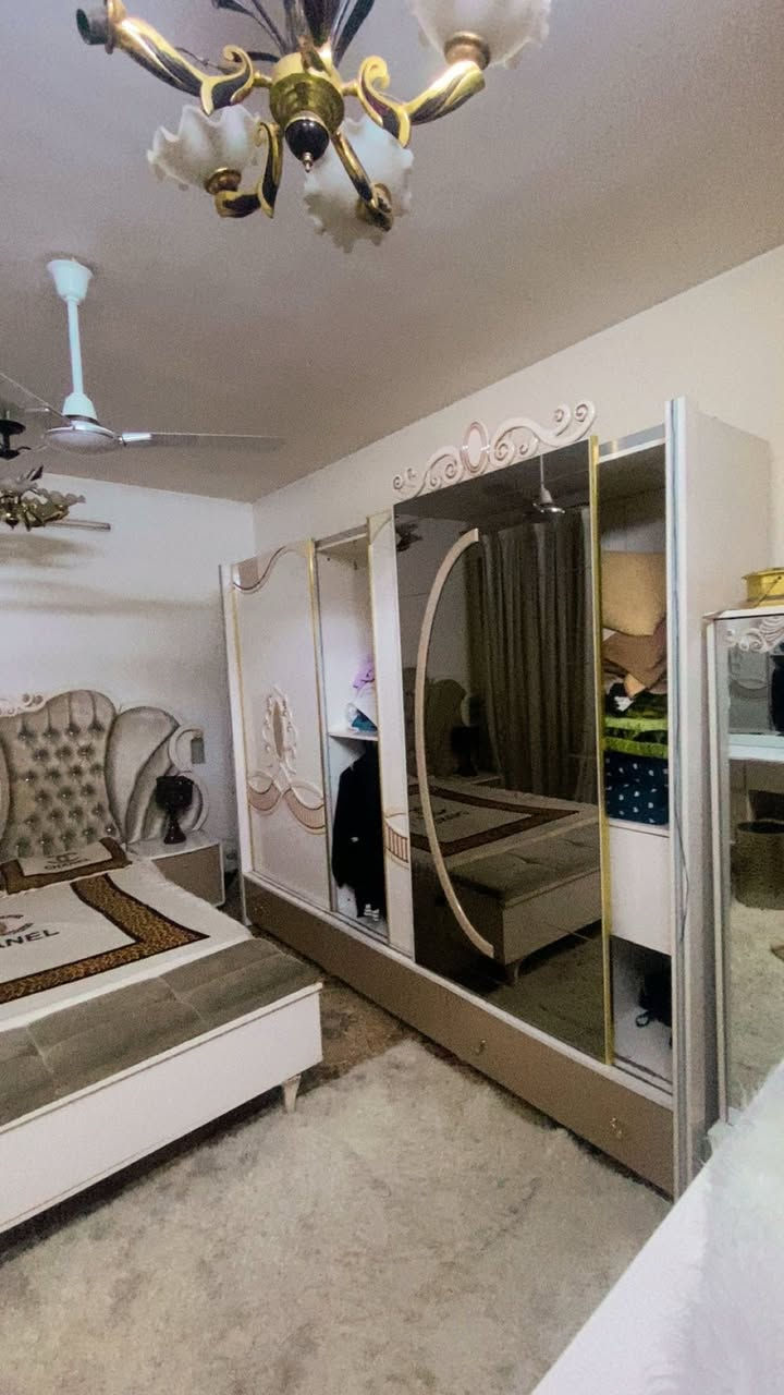 غرفه نوم للبيع 10 قطع غرفه مرتبه حلوه السعر 500الف مكاني الاعظميه ***********
