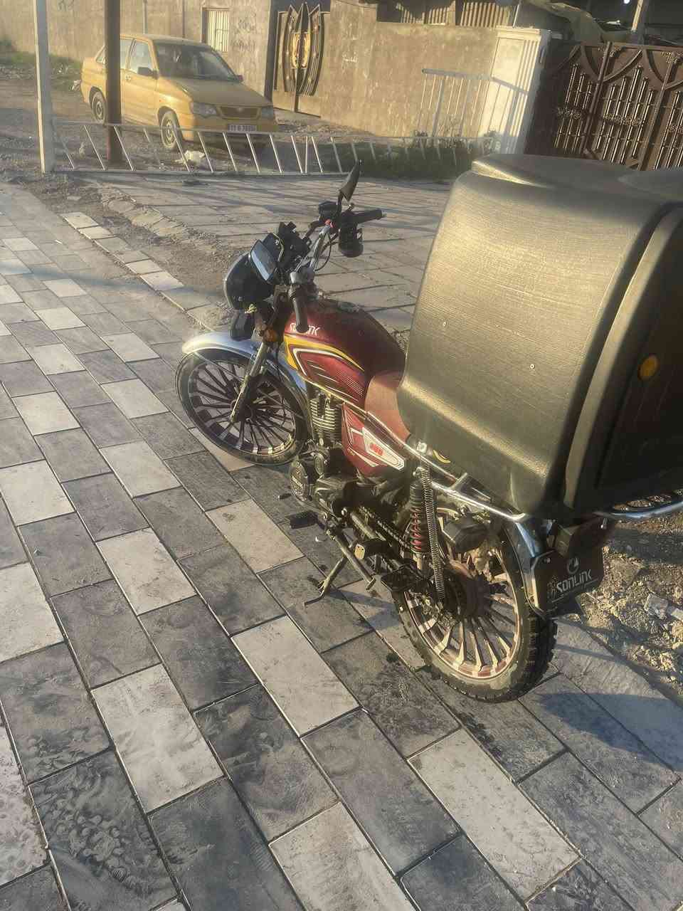 سلام عليكم دراجه ايراني  سونك  2024للبيع عنواني بغداد البلديات رايدها ب ٦٠٠ وبيها مجال. رقمي ***********
