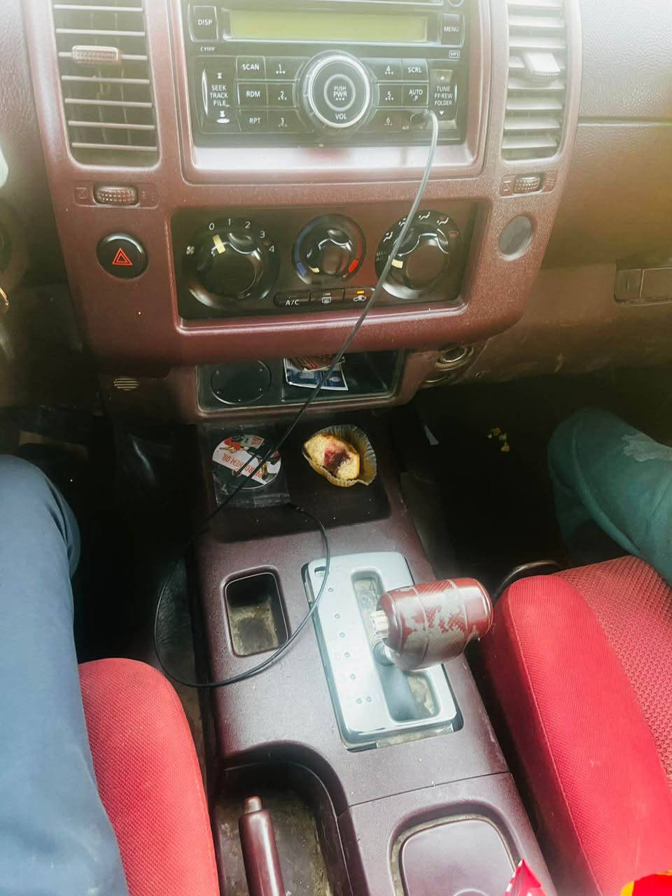 السلام عليكم للبيع نيفارا موديل 2012 
رقم بصره تحويل مباشر 
السنويه لغاية 2028 
كير اوتماتيك 
بيها مكانات صبغ مكفوله من الضربه 
والتبديل السعر 98 وبيها مجال 
مكان بصره الدير 
*********** البصرة, العراق
