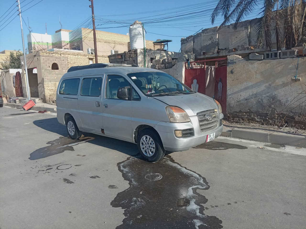 سلام عليكم سياره ستاركس موديل 2006 سياره مصبوغه عام بس صبغته مو شي مكفوله من الضربه المعجون مكينه  وكير مفتوح اكسن خير من الله شواصي واحد معمر جهت سايق رقم قادسيه بسمي  دوالي سعر 65 وبيه مجال مكاني ناصريه سوق الشيوخ رقم تلفون ***********
