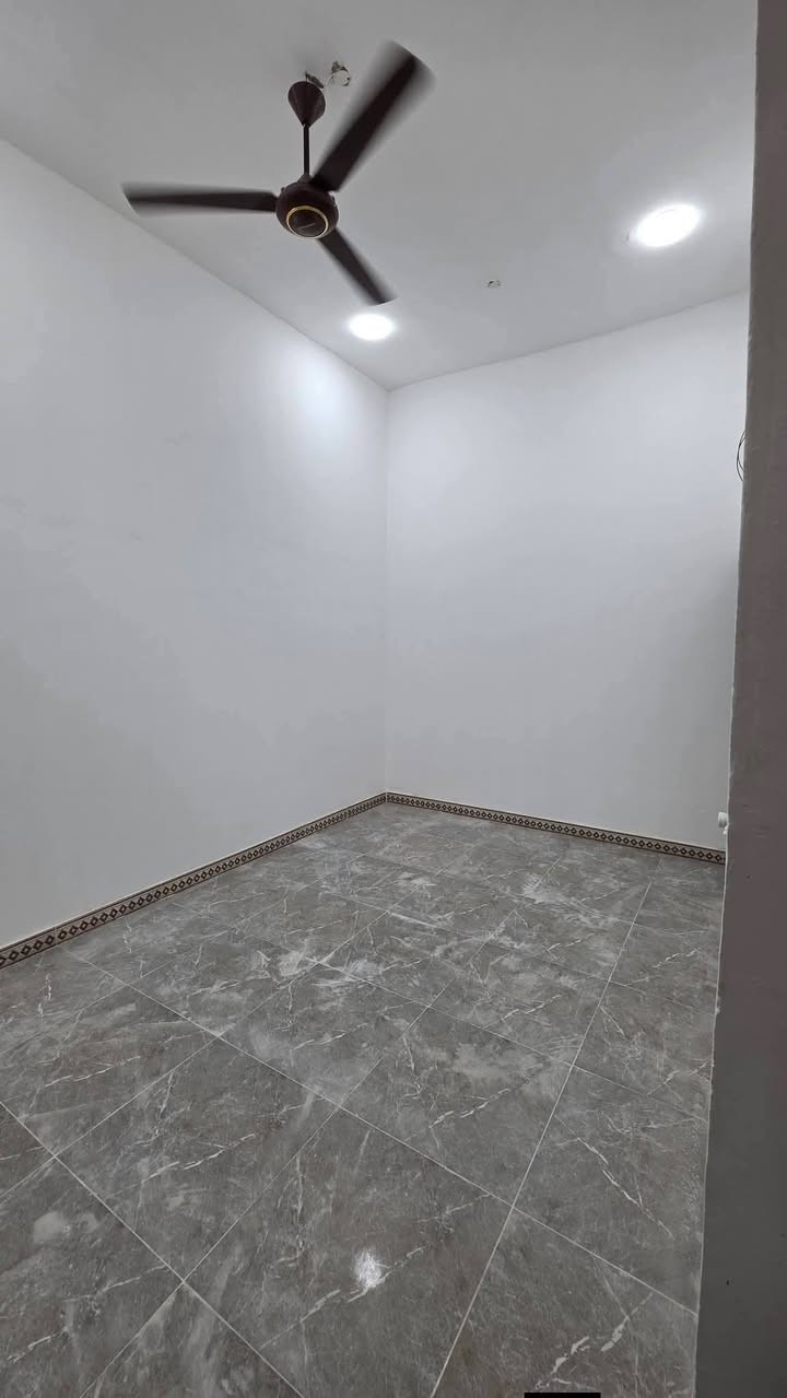 أسعد ألله أوقاتكم بكل خير احبتي 
***********
ثلاث دور سكن للبيع ماشاءالله
جمال وترتيب ودقه بلعمل ✨

مساحة 100 م
على شارع 8 متر ثاني بيت عن تبليط

العنوان بصره حمدان قرب البريد

محتويات البيت
دوانيه
صاله + مطبخ واسع
غرف منام عدد 2
مناور + صحيات خارجي داخلي

نوع العقار طابو ملك صرف زراعي عراقي سند 25

كل هاذ جمال وترتيب بسعر 58 مليون وبي مجال

للتواصل ***********
