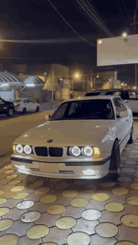 السلام عليكم 
للبيع 525 كيرعادي رقم بغداد سنويه منتهيه
راعيها موجود وعندي وكاله عامه شرط تحويل 
سياره تعمير من صفر كلشش
بدون ضربه صبغ عام جماليه
كلشي بيها جديد
سستم كامل وارد
محرك وارد وكير
دعاميات ام ويل شنايزر  ١٨ اصلي
غرفه وارد جديده سلايت جديد 
حداديه جديده 
اكسل 3.23
منضومه زنون كامله ولايت ديبو اصلي
السعر ٧٥ بيها مجال بسيط 
***********
