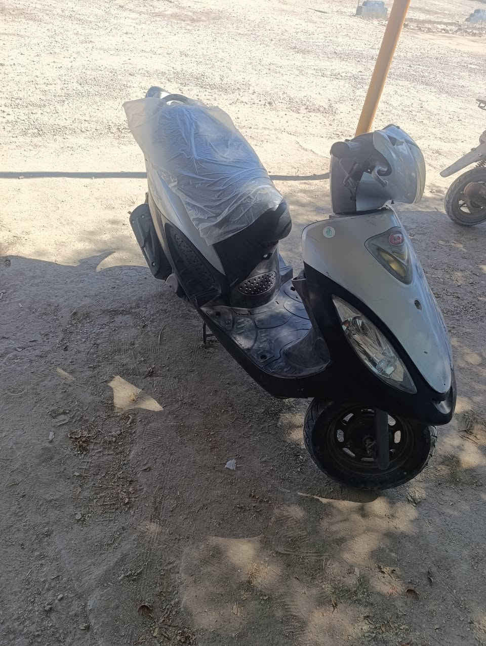 كهربائيات كلها شغالة الدراجة جديدة  بك لايت مكينة تخبل شرط شلعه ونعومه مكاني ناصرية سعرها 700 وبيه مجال واتساب ***********
