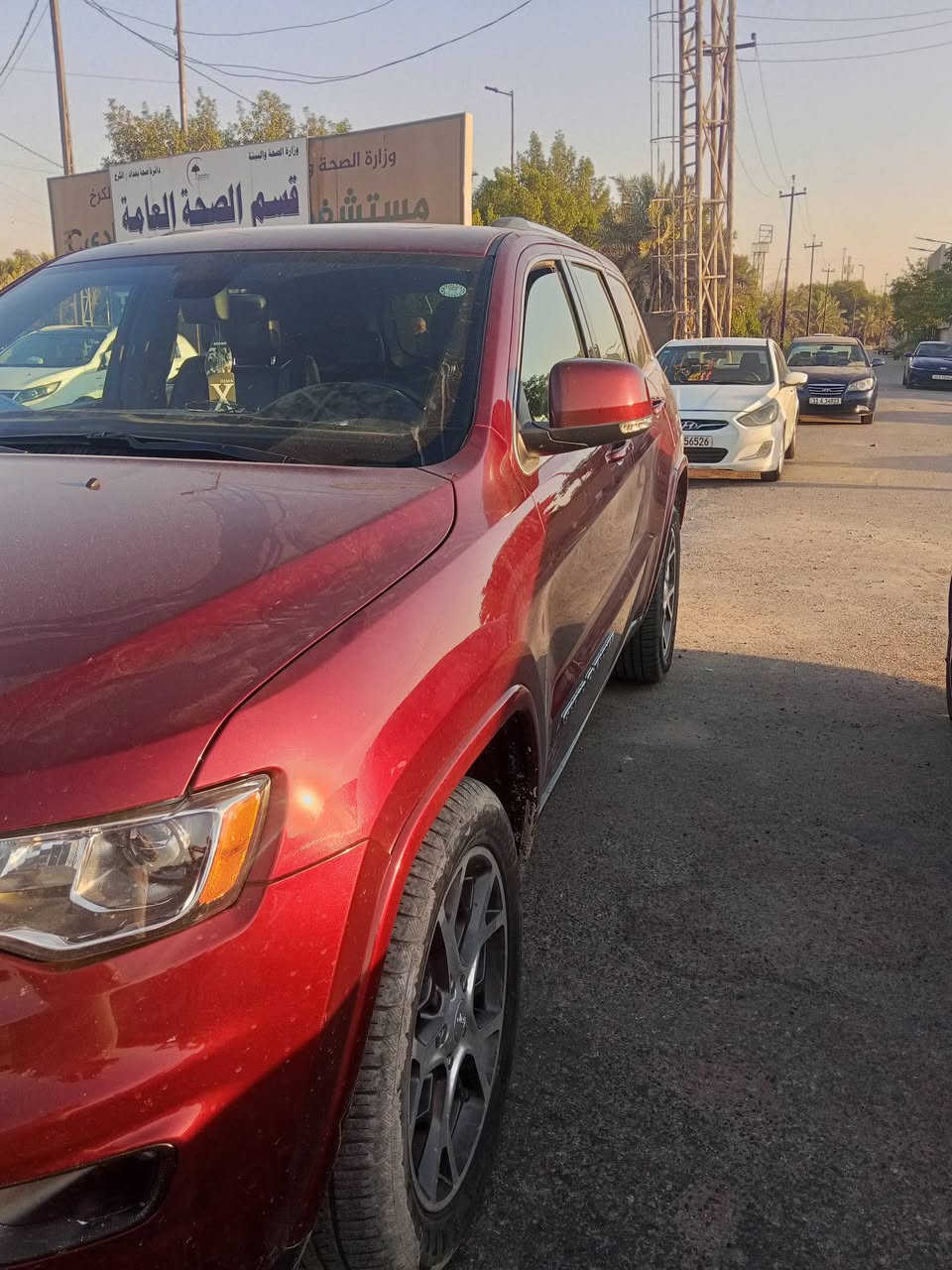 السلام عليكم 
جيب  18 أمريكي كلين السياره 
ماشيه 72 السياره احلا من الصور العنوان بغداد الكرخ 
رقم الهاتف ***********السعر 240وبيها مجال
