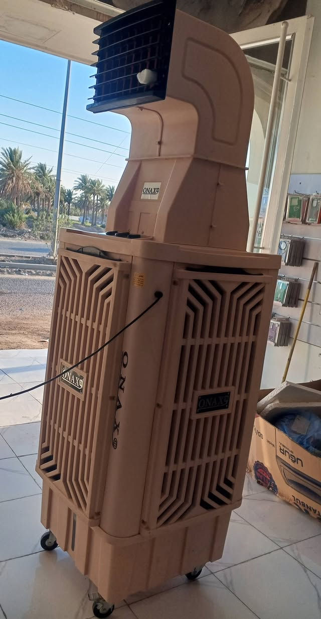 السلام عليكم للبيع مبرده ONAX الاصليه حجم وسط مبرده استخدام قليل باعتبار جديده سعر الجديده ب650 الي مايعرف نوعيته يساله عليه هواه ثلج مكان كبير او صغير تستخدم 
السعر البيع ب 500 
مكاني بابل القاسم 📍
استفسار خاص او ***********📱
