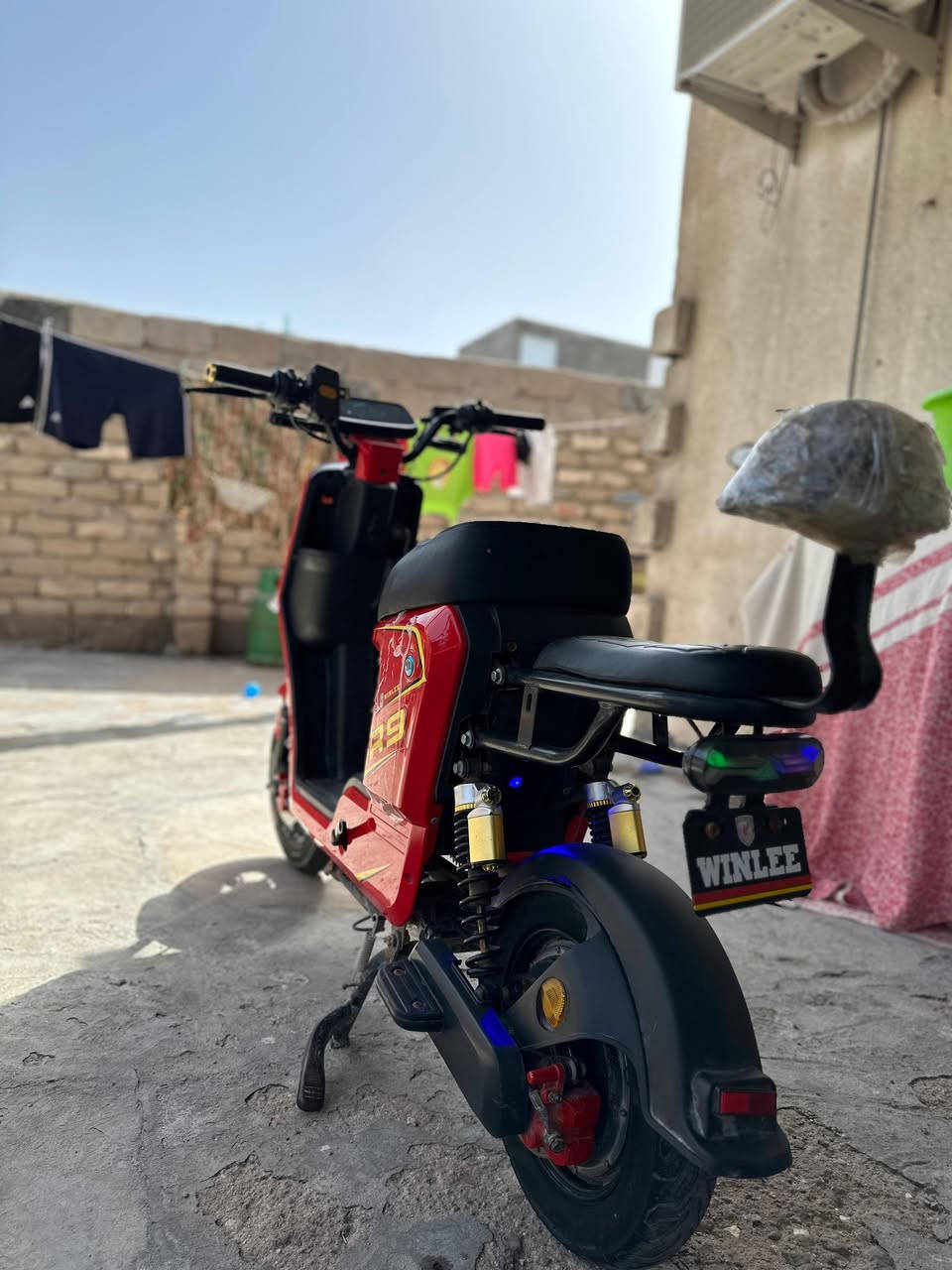 دراجه شحن
R9

شركه وينلي 
2025 
5 بطاريات 
32 A امبير 
1500 الملف 
دراجه نضيفه كلشي شغال بيها غراضها كامله 
مدة الاستخدام، 4، اشهر فقط 
السعر 450 الف وبيها مجال للطيبين 
للاستفسار مراسله الرقم +964 786 375 7790
العنوان البصره شط العرب 
متواجد واتساب فقط


**إذا كنت صاحب هذا الإعلان وتريد حذفه لأي سبب، رجاءا أرسل رسالة إلى الدعم الفني**