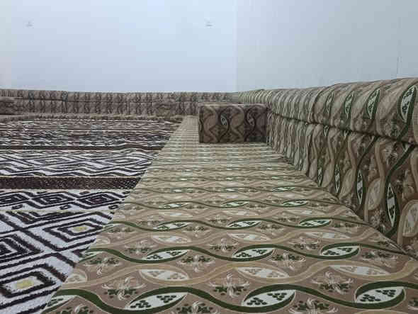 سلام عليكم ديوان للبيع السعر 350 بي مجال عنوان الناصريه سوق الشيوخ الشموع رقم الهاتف ***********
