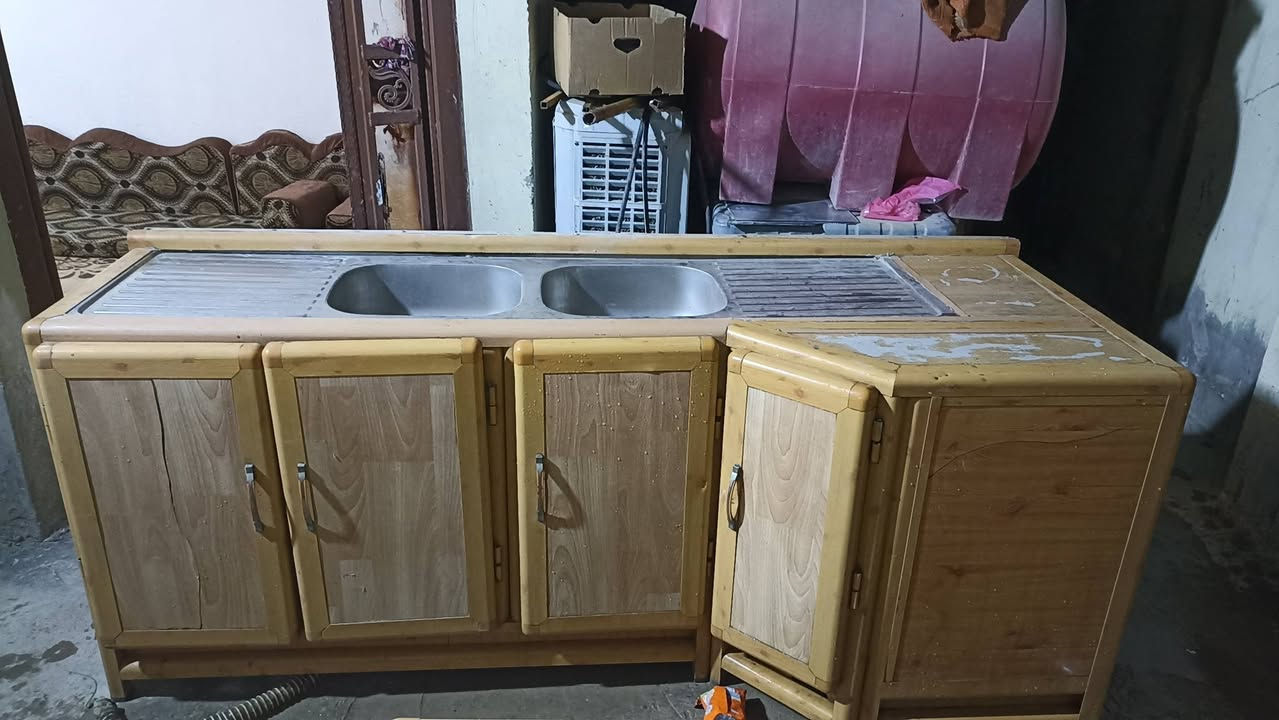 كاونتر تسكام استخدام قليل اخو جديد حجم كبير شوفت عينكم السعر 350الف للستفسار خاص والاتصال***********
