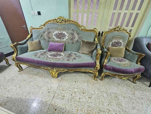 سلام عليكم..تخم قنفات جديد مصري ملكي مكون من عشرة مقاعد مع طبلتين دائرية وطبلة مستطيلة كبيرة من النوع الثقيل سعر مناسب الاتصال مباشر وعلى الواتساب *********** ..
