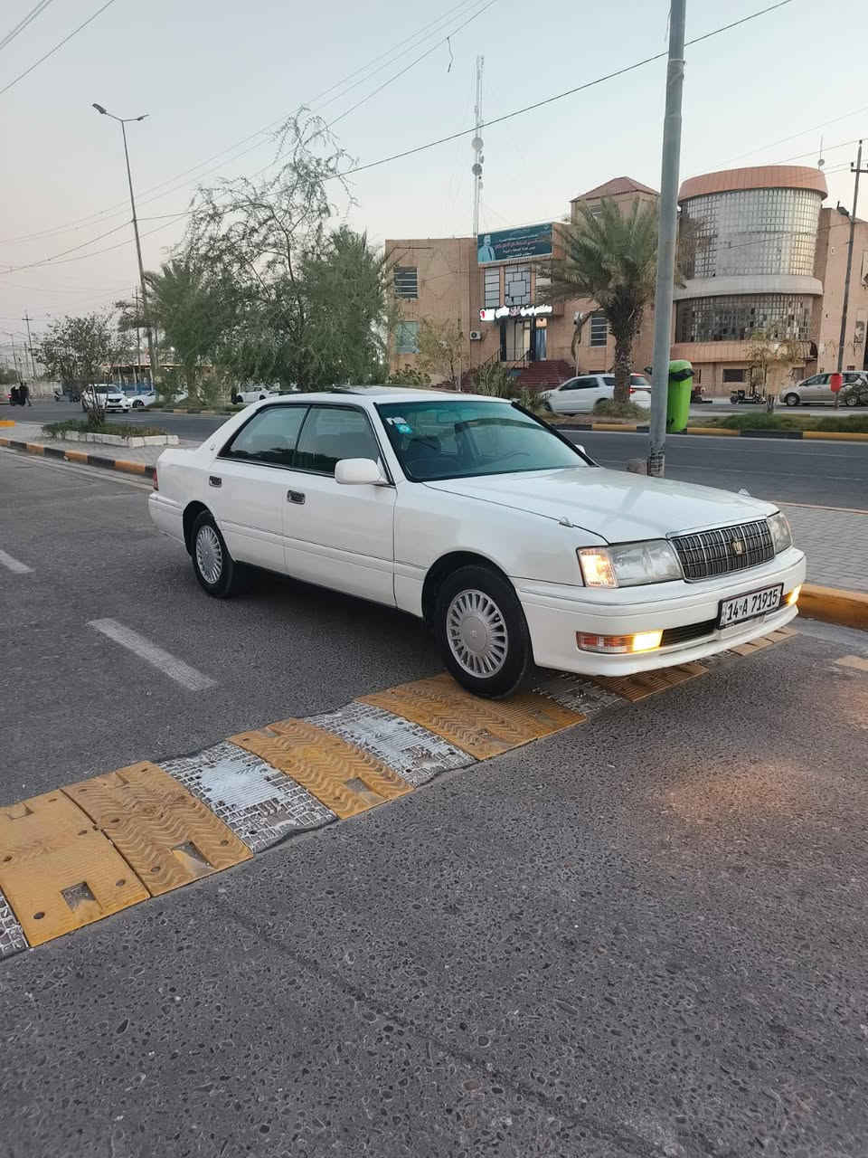 سلام عليكم راس الثور موديل 97 رقم بصره انكليزي ابسمي سنويه مجدده لل 30 مكينه وكير بلكارتون مكفوله من الكص والنقل فول مواصفات فتحته سنتر لوك شقال شاصي 55 السعر 85وبيه مجال كهربائيات شقاله حداده حلوه طخم تاير مكاني بصره سفوان وانا مكلف بلنشر رقم الهاتف ***********
