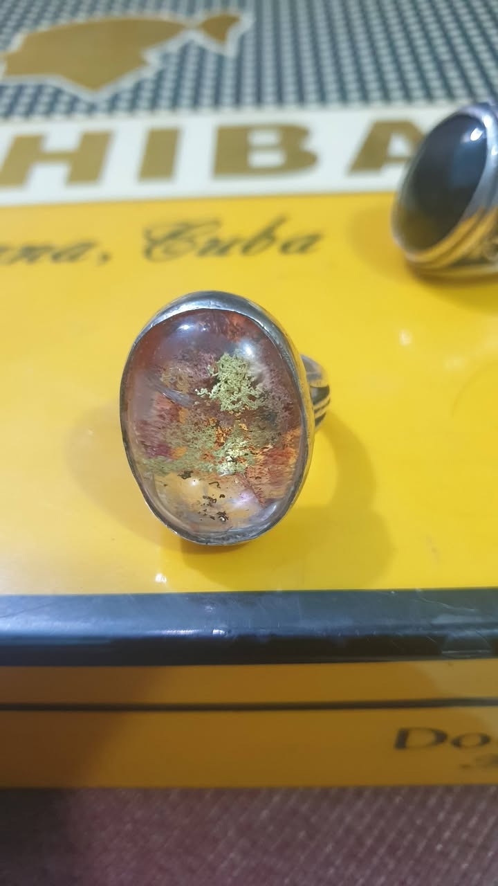 للبيع ٢ شفه يمانيات واحد زمرد واحد ترومالين الاصلي واحد در مصور اسم محمد   ص   كلمن وسعره اتصال ***********
