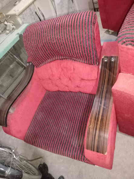 تخم 10 مقاعد ب150 وبيه مجال /***********////***********
