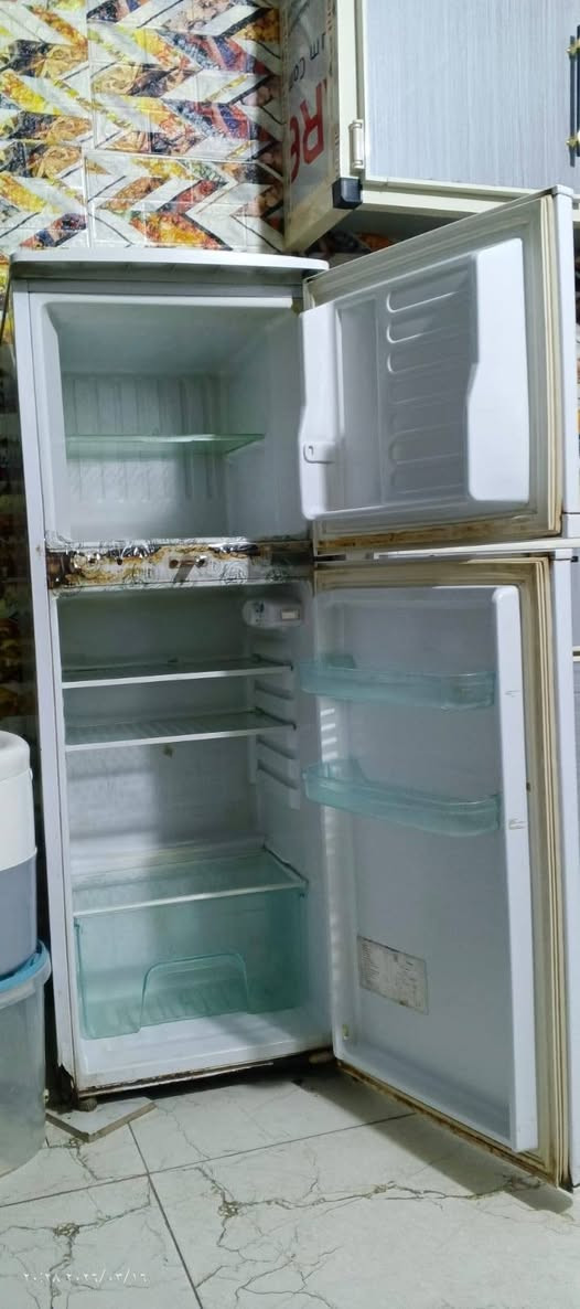 ثلاجه شغاله وتجميدها يجنن قياس 10 قدم مابيها اي شي للبيع بسعر مناسب الي يريدها يراسلني خاص


**إذا كنت صاحب هذا الإعلان وتريد حذفه لأي سبب، رجاءا أرسل رسالة إلى الدعم الفني**