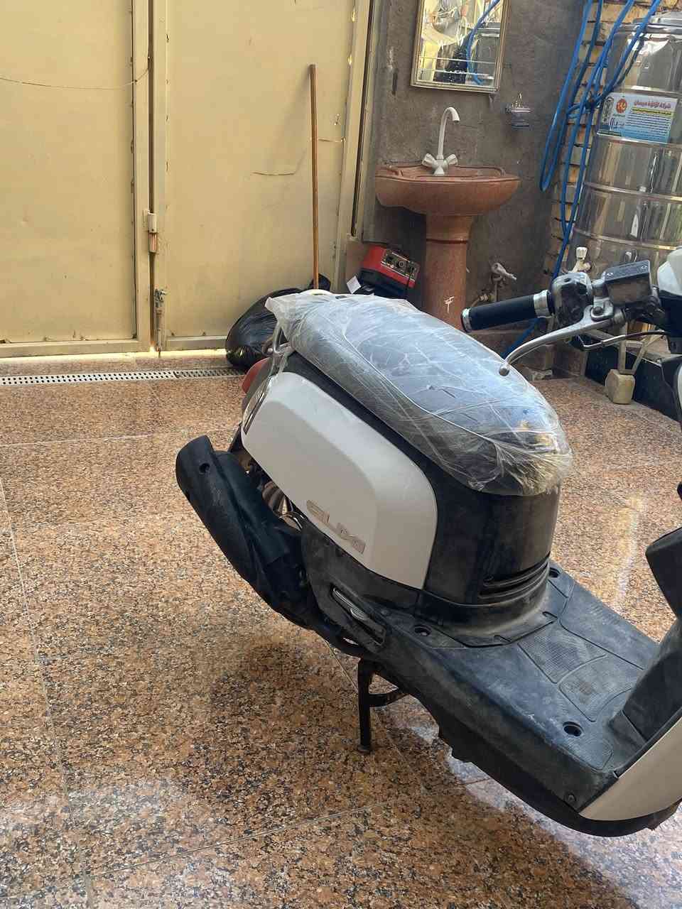 السلام عليكم بوليسي  ويل نجمه دراجه مفتوحه مره وحده شلعه ومعدل ونعومه السعر 650 
***********
