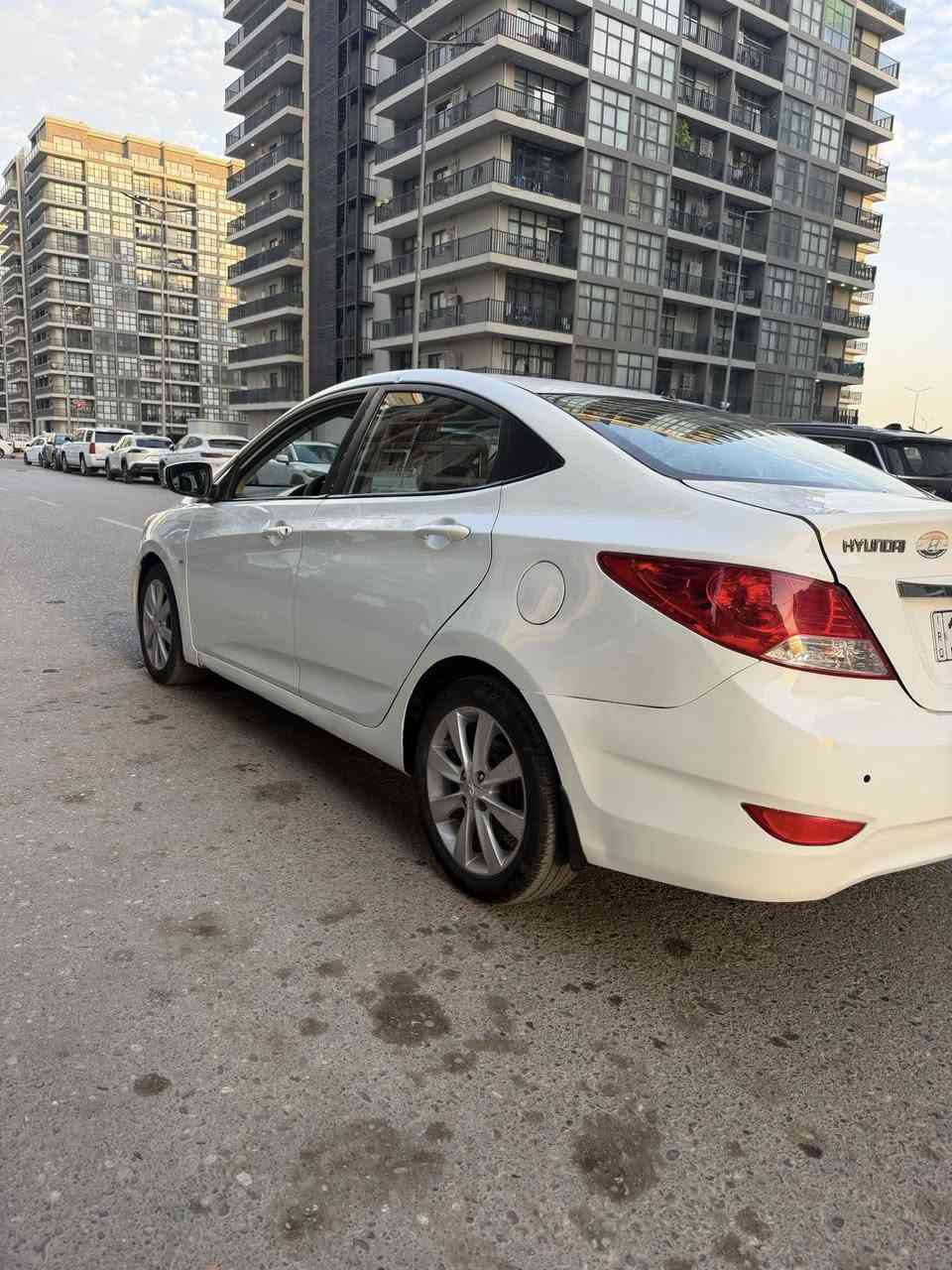 سلام عليكم
اكسنت 2012 خليجي 1600
كير مكينه مكفول 
بيه قطعين صبغ 
رقم بغداد انكلزي 
عارضه 88 وبيه محال لشراي مكاني البياع 
***********
