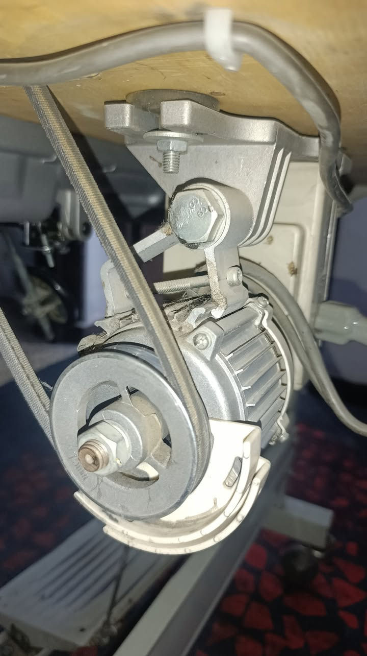 السلام عليكم
مكينة خياطة جاك 
نظيفة جدا 
مداخلة تصليح ابد 
ماطور اقتصادي ربع امبير فقط 
بالخياطة ماشاء الله فول الفول 
السعر 350 وبيها مجال بسيط 
مكاني بغداد الدورة الميكانيك 
0773 252 6825
