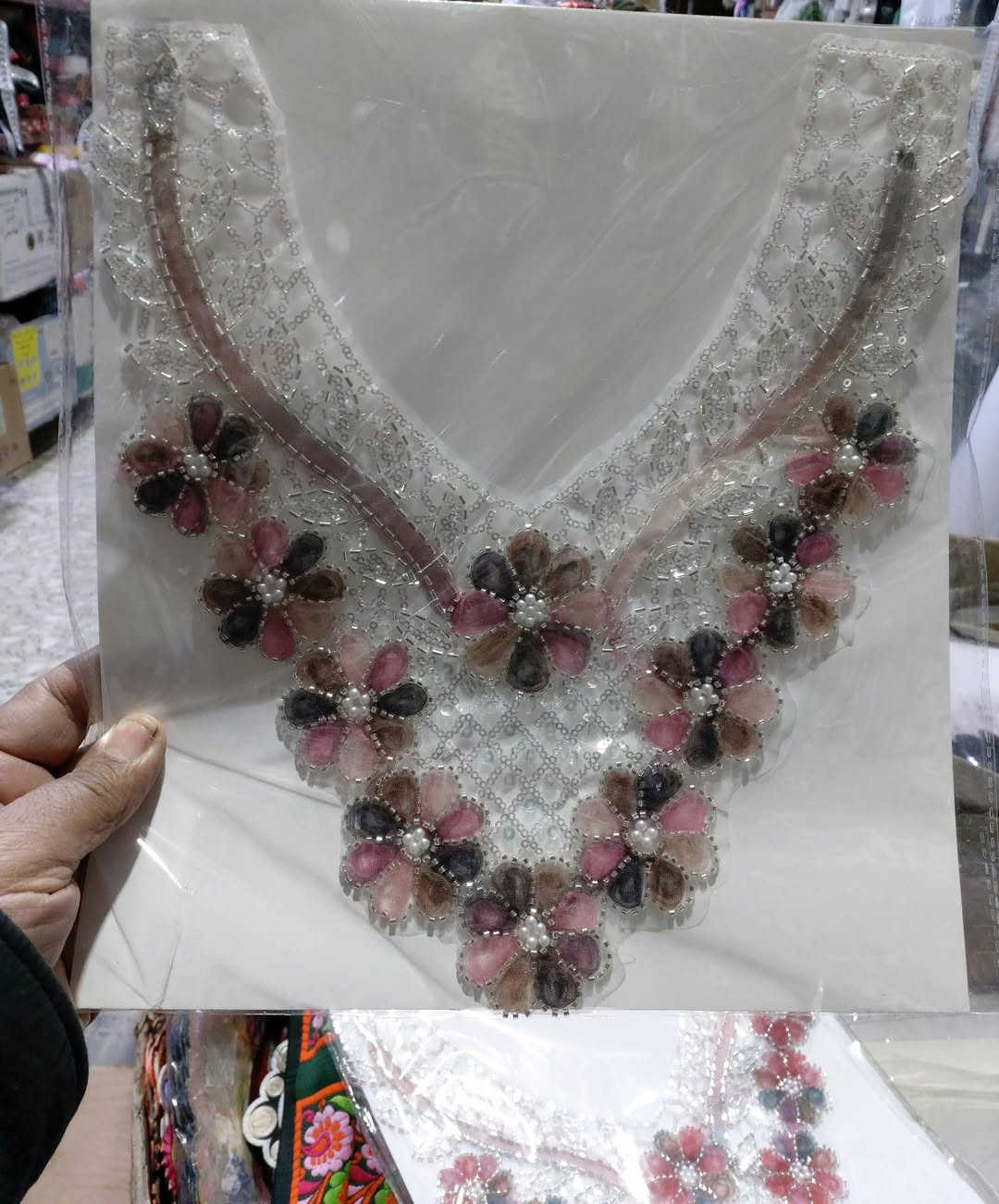 صدر دردشه كافة الألوان
خرازية رياض المحاويل 
الشارع التجاري 

***********
