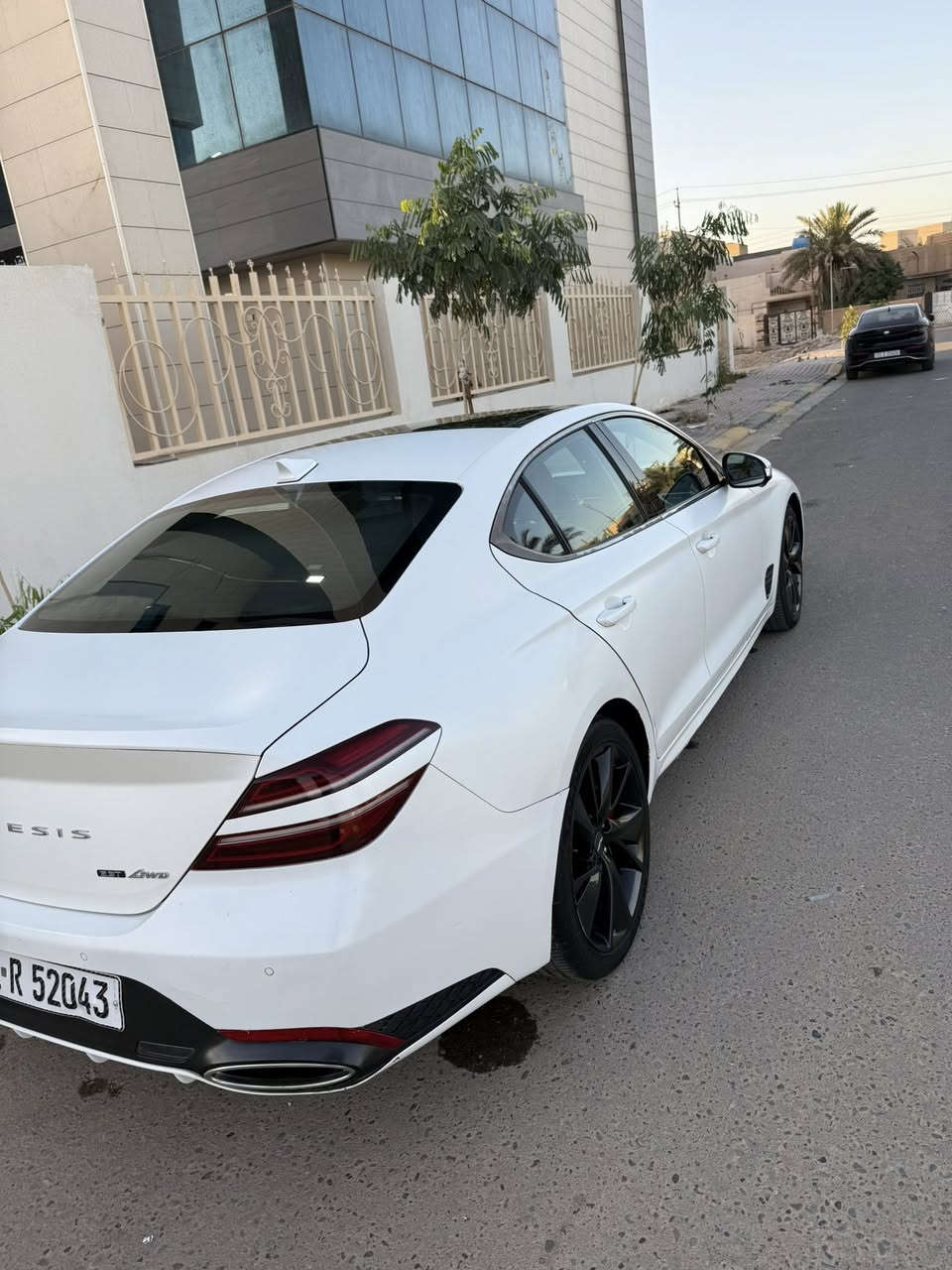 السلام عليكم....

 للبيع Genesis G70 3.3 T AWD– Sport Prestige
محرك V6 دفع رباعي 
موديل 2023 – سبورت برستيج أعلى فئة بالجينيسس رقم بغداد باسمي 

والسيارة مميزة جدا VIP 
اللون مميز : أبيض مات طافي بلادي 
ماشيه : 47 الف كيلو فقط 

المواصفات :
• محرك 3.3 لتر Twin Turbo V6 دفع رباعي 
. بانوراما و فتحة و سقف كنتارا 
. ويل 19 تو سايز رياضي 
. تايرات جديده Pirelli
. كامرات 360 و حساسات بكل مكان 
. ترحيب مرايا جانبية ( علامة جينسس ) 
. حساسات امامي خلفي 
. رادار امامي تفاعلي 
. سستم بريكات بريمبو 
. صندوق ذكي كهربائي ( يفتح عند الاقتراب ) 
. رادارات جانبية ( نقطة عمياء )
  المواصفات الداخلية 👇🏻
1. سقف كنتارا اسود 
2. كشنات جلد بقلاوه و داخل احمر 
3. سستم صوت ( Lexicon ) 15 سماعة 
4. نظام ( اوتو هولد ) للتوقف لفترات قصيرة
5. ( تدفئة وتبريد ) كشنات امامي 
7. ( تدفئة ) ستيرن 
8. حساسات مطر 
9. شاحن لاسلكي
‏10. ( Head up display )  ( داتا شو ) 
11. تبريد قطعتين + نظام ( clean air )
12. خمس وضعيات قيادة 
‏( Comfort & Eco &  sport+  & custom & sport ) 
13. ابل كار بلي و اندرويد اوتو 
وبعد هواي مواصفات الجنسيس متخلص 

ملاحظة 💯❗️

السياره مزوده مو ستوك 
- شوت تيربو امريكي سبورت عالية الاداء 
- سستم اكزوزت كامل امريكي 
- عطاس تيربو 
- غراضها كلها وياها 

السياره جديده مناقصها اي شي 
تايرات Pirelli الاصليه كامله و جديده 
دسكات جديده وكاله 
بلكات وكاله 
ادامه للسياره والمحرك 

حادث السياره جاملغ خلفي موضح بالصور راجع بارد نفسه بدون اي تبديل 

سعر السياره 285 ورقة 

تواصل دايركت او على رقم 
***********

