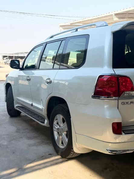 الحسن لتجاره السيارات 
العنوانً واسط الزبيديه 

تيوتا لاندكروزر 2014رقم اربيل
فتحه سقف 
مري شفط 
ثلاجه - بصمه تشغيل 
فول تحكمات 
وبعد بيها مواصفات اهواي 
ماشيه 138الف  

السعر المطلوب 435 مجال بسيط كلش 

***********
