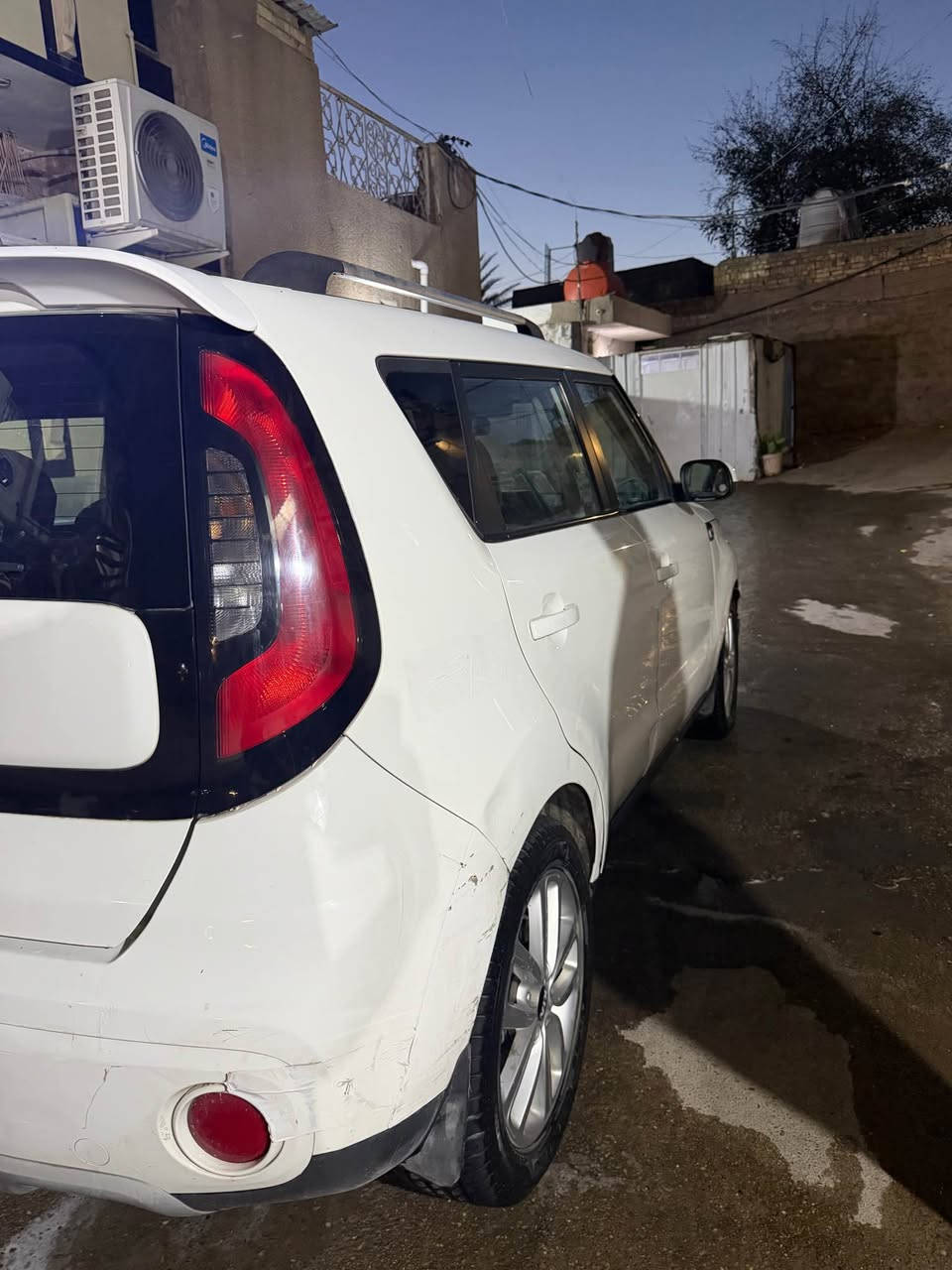 السلام عليكم 
كيا صول للبيع فقط
رقم بغداد
مكينه 2000
وارد أمريكي 
3حادثها ب امريكا 
مكان السيارة :رحمانية الكرخ 
سعر 110وبيها مجال
لاستفسار ع رقم الهاتف
*********** Colombo, Sri Lanka
