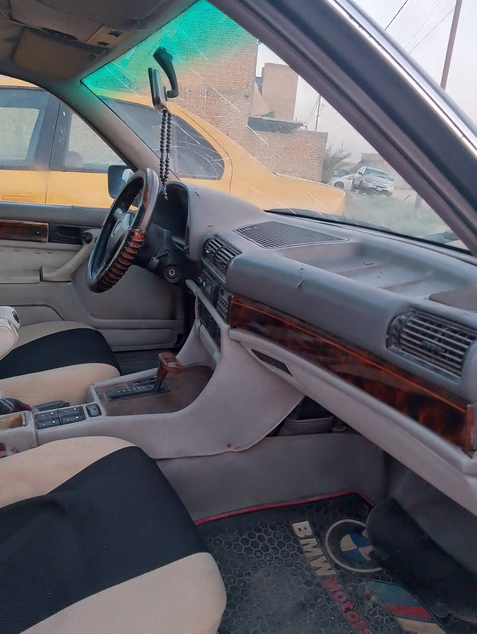 سلام عليكم بيئم موديل 91 حجم 735 سياره نضيفه جدا وعد جناي تخم تاير جديد تخم ويل خليه سعره 500 الف غرفه نضيفه جلد تحكمات كهرباء كير ومكينه مكفولات صدر نص عمر مكينته فانوس تبريد ثلج 🥶 قطعتين  سياره عقد مروري باسمي شوكت متريد اداورلك برده خلفيه عبوى فيتبم جديد سياره نضيفه كلش تجي وشوف بس متوازي ع بيعته عارضه 42 وكلب السوك كله ماكو بهيج سعر وهيج نضافه العنوان بغداد سبع البور ***********
