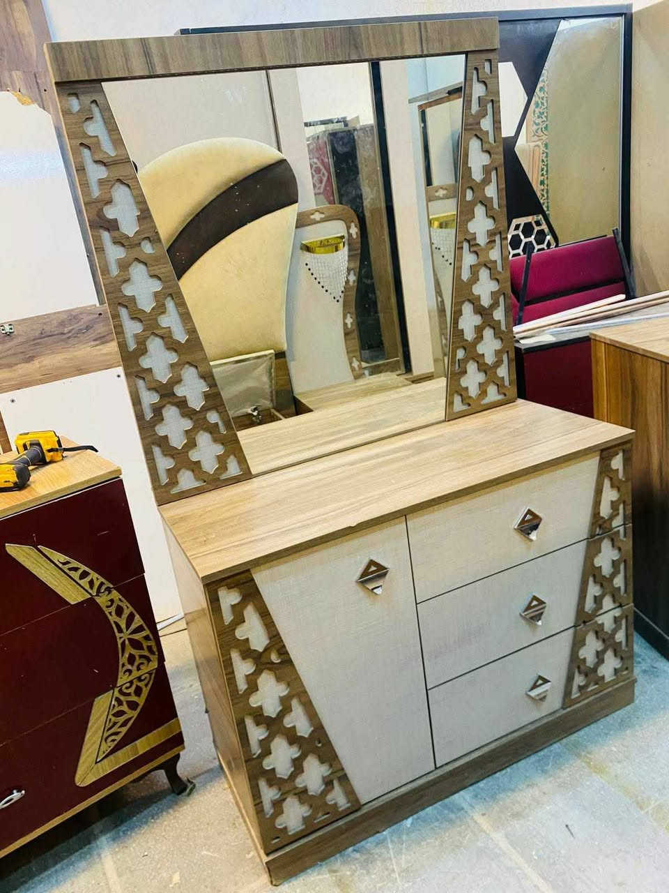 غرفة تركيا مستخدم نضيف 🤍
 ✔️تتكون من 10 قطع موديل حلو 
💰 السعر بسس 700قففل 
🚚 شد ونقل داخل بغداد مجانا
📦 توصيل لجميع المحافظات (كروة)


**إذا كنت صاحب هذا الإعلان وتريد حذفه لأي سبب، رجاءا أرسل رسالة إلى الدعم الفني**