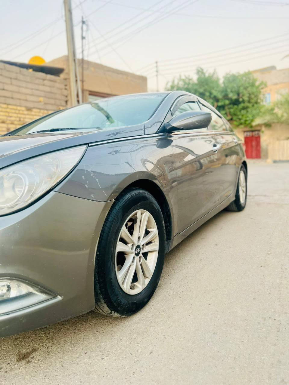 سوناتا 2013 وارد أمريكي بيه جاملغ امامي جهة السايق تبديل والجاملغ الثاني صبغ فقط وبارد بالجاملغ الخلفي بدون اي ضرر داخلي 
السعر 92 وبيه مجال 
مكان ذي قار 
للاستفسار ‭0783 260 7175‬
