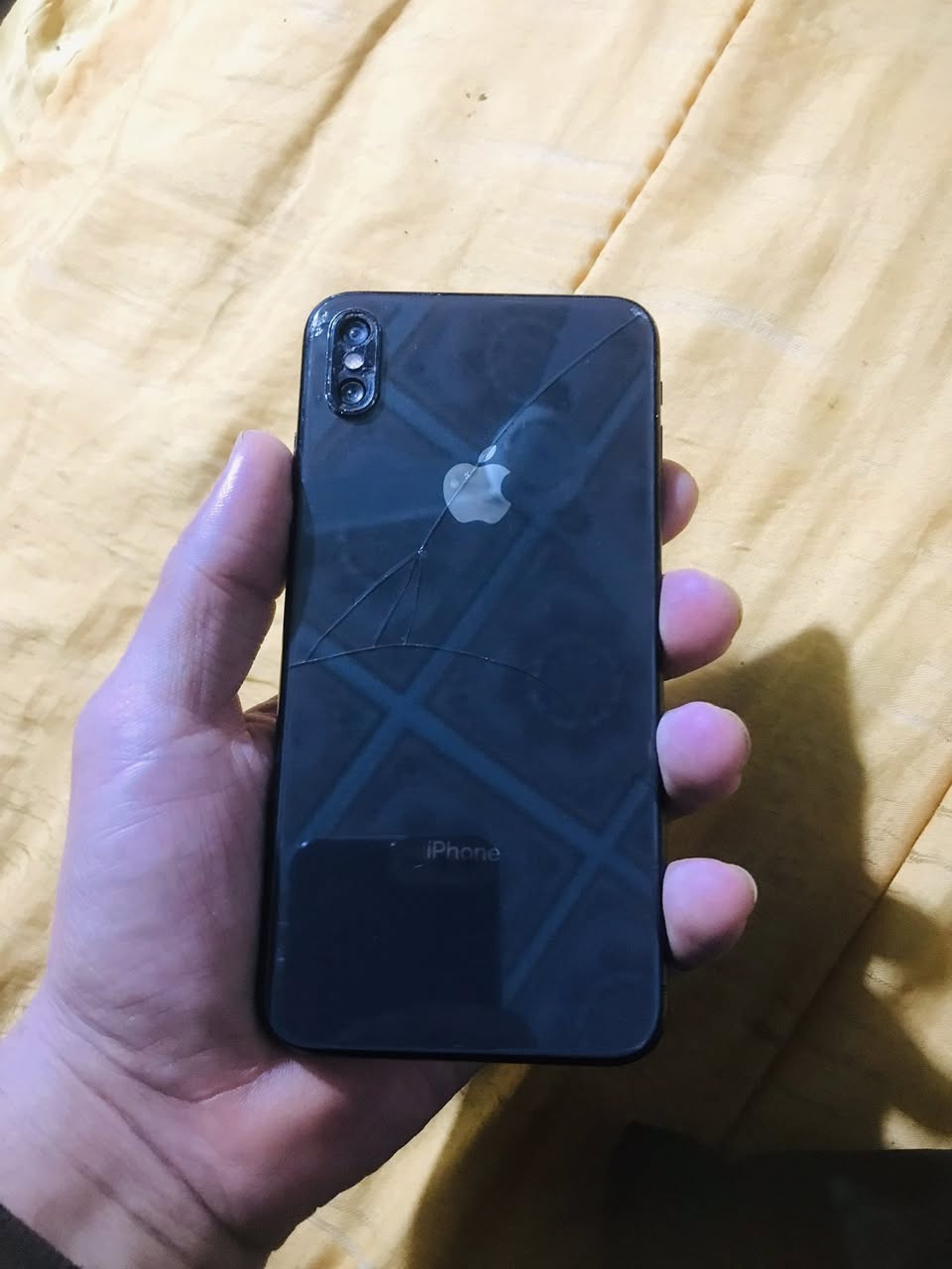 ايفون اكس اس ماكس بيع او مراوس
جهاز بلادي بس طاح من ايدي وطاحت الجامه مال كامره

واكو ثلمة كلش زغيره بالشاشه بالطرف حته ممبينه 

ذاكرته ٢٥٦ فيس ايدي شغال فقط بطاريته نازله خدمه

٦٥ باقي الجهاز شرط ع الفحص اذا بي عطل تاخذه وتروح

السعر ١٦٠ وبي مجال بسيط الجهاز يرهم مراوس وبيع

مكاني بغداد مدينة الصدر خابرني ع رقمي او واتساب

***********
