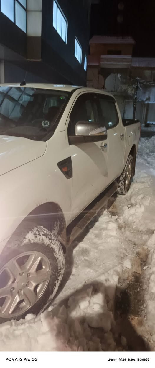 به ناوي خواي گه وره فؤرت رنجده ر مؤ ديل ٢٠١٣  به نزين و غازه يتاليه سؤنه رم دانوه ده رگاي دواوه كه مك بؤياغ هه يه  له گه ل دبست ساردي هه يه له بؤدي  سه نوي گيرو مه كينه اكسل به شرته  هه موو شتيكي نويه  ژ، م ***********
