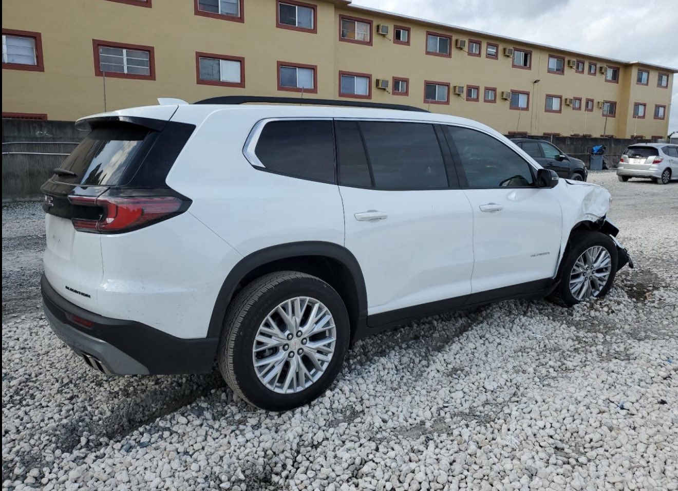 للبيع وصلت الى ميناء ام قصر ✅ 

بعد يومين او 3 ايام من نشر المنشور تنفتح حاوية السيارة 🔥

بدون كمرك // بدون تصليح فقط داخل الحاوية ✅

جمسي اكاديا الفيشن 2025 فول مواصفات ( مواصفات الدنيالي )

السيارة ضرر بسيط جاملغ امامي فقط وحدادة كما موضح بالصور ✅

ايرباك دركة فقط 

انطيك سيارة شغالة من امريكا وعندي مقطع المزاد وهيه شغالة السيارة بصمة موجودة بيها ✅ اي گلوب بالعينة ماكو 

ويل دينالي وفول مواصفات 5 كامرات 

الاكاديا بالسوگ قليل والضرر البسيط هم قليل ✅🔥

#السعر : 235 ورقة 💸 قابل للتفاوض ب شيء بسيط الشراي 

يتصل : ***********
