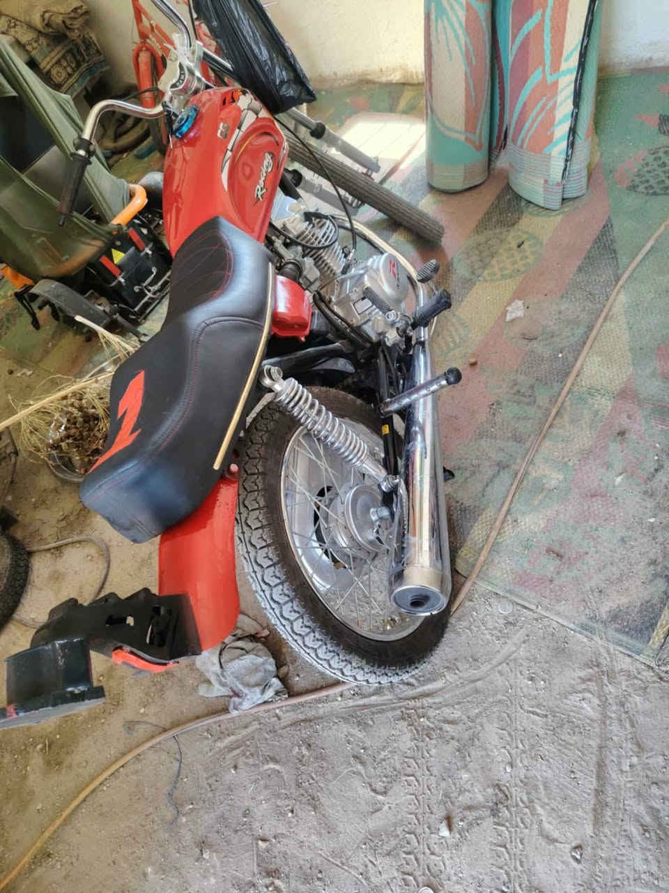 سلام عليكم دراجه تعمير 25 رابيدو نظيفه مامفتوحه كلك سعر 650 وبيه مجال مكان هلال رقم ***********
