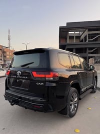 لاندكروز بريم • ٢٠٢٣ • ١٠٠ الف كيلو