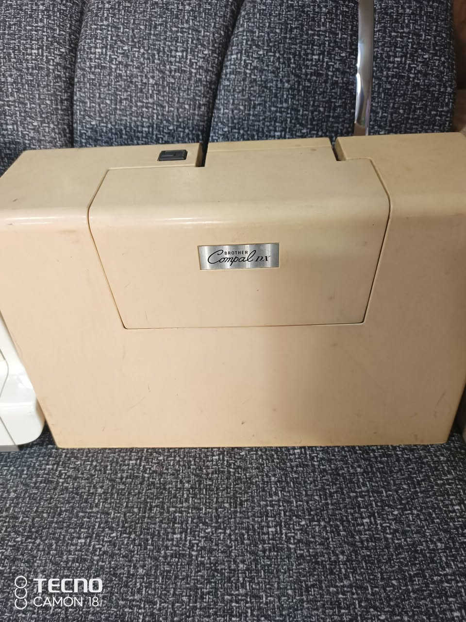 مكينه للبيع سعر 80بيهه مجال مكنسه سعر 30شغاله بس بيهه هاذ كسر ممئثر عليهه للاستفسار اتصل
***********
